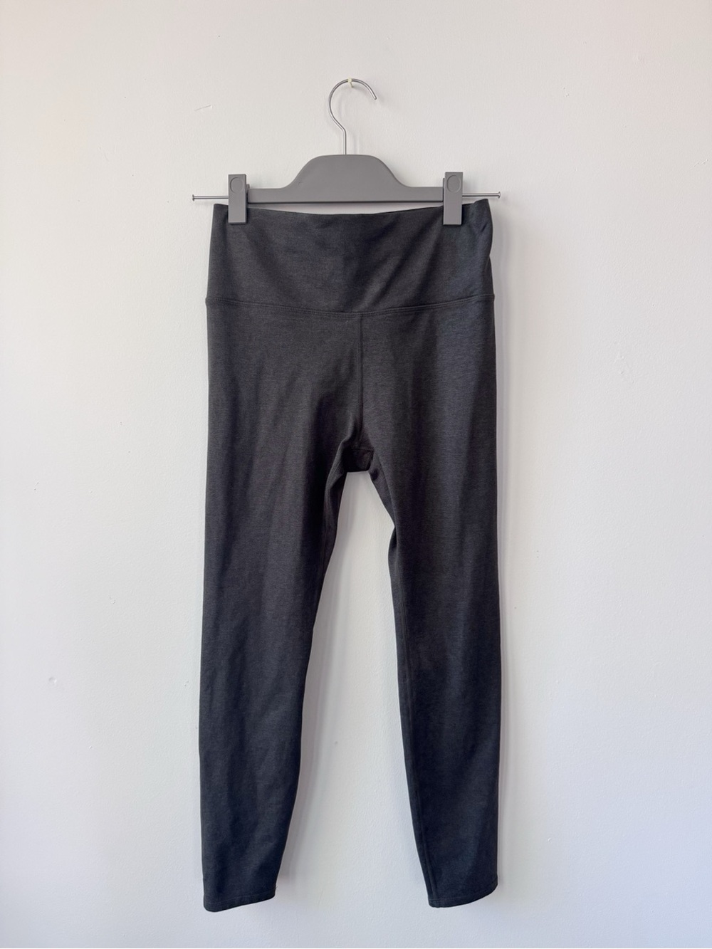Vuori Clean Elevation Leggings, Oregano Green, women’s size small